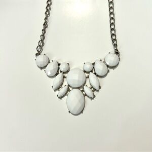 💙 Chic White and Silver Necklace